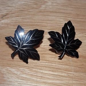 Vtg. SK Sterling Maple Leaf Screw Back Earrings